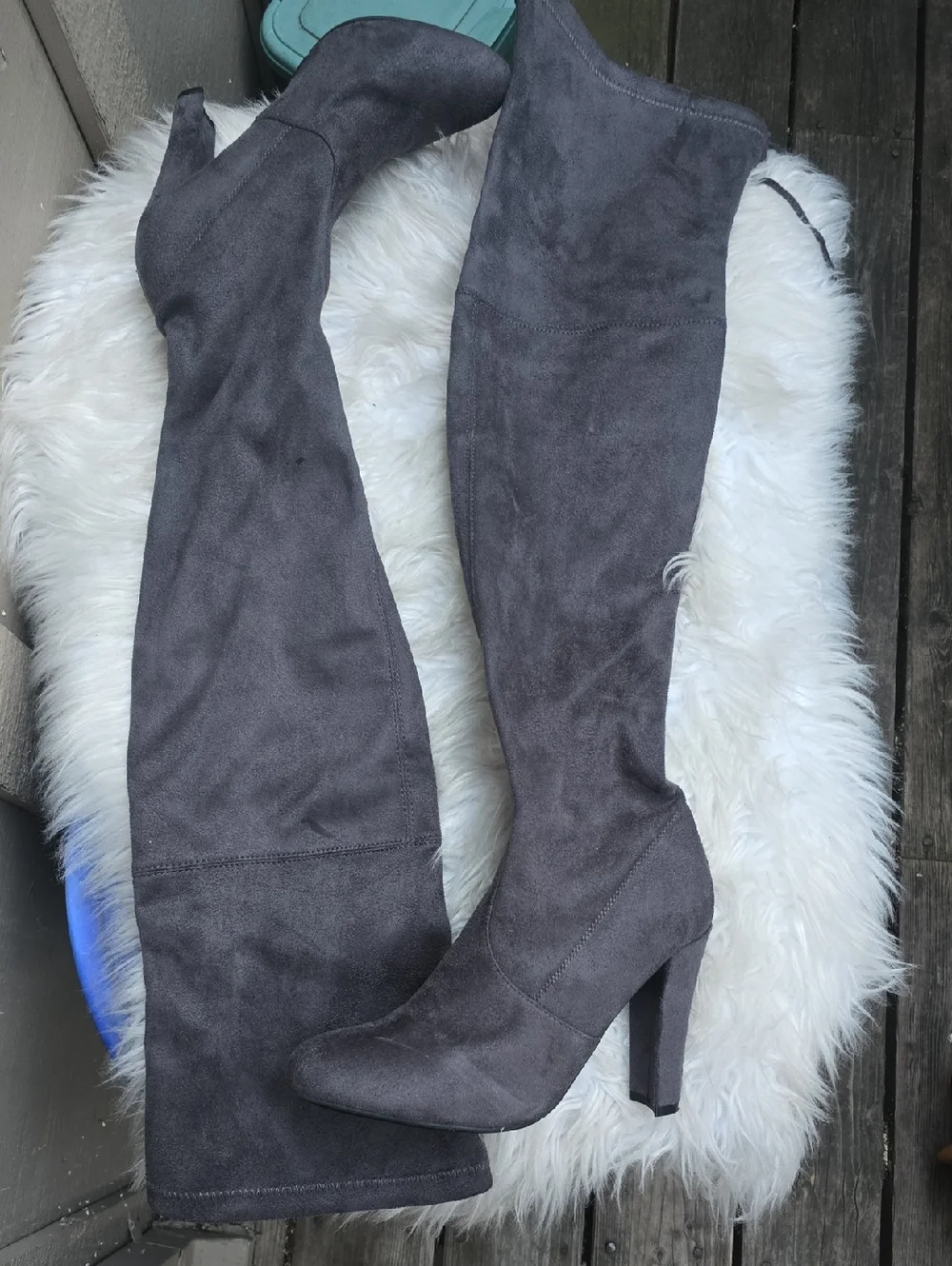 Steve Madden Gorgeous Gray So Suede Over The Knee Heeled Boots 6.5
